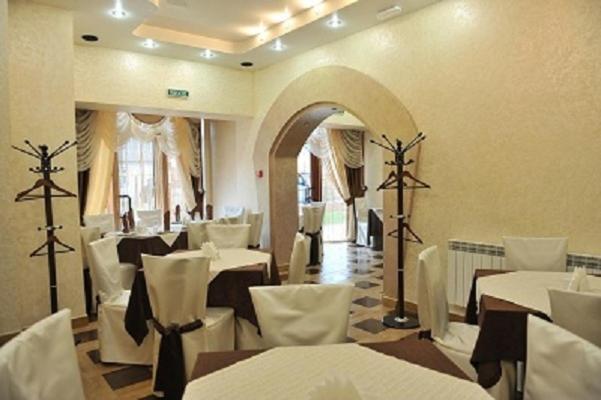 Andinna Hotel Černivci Esterno foto