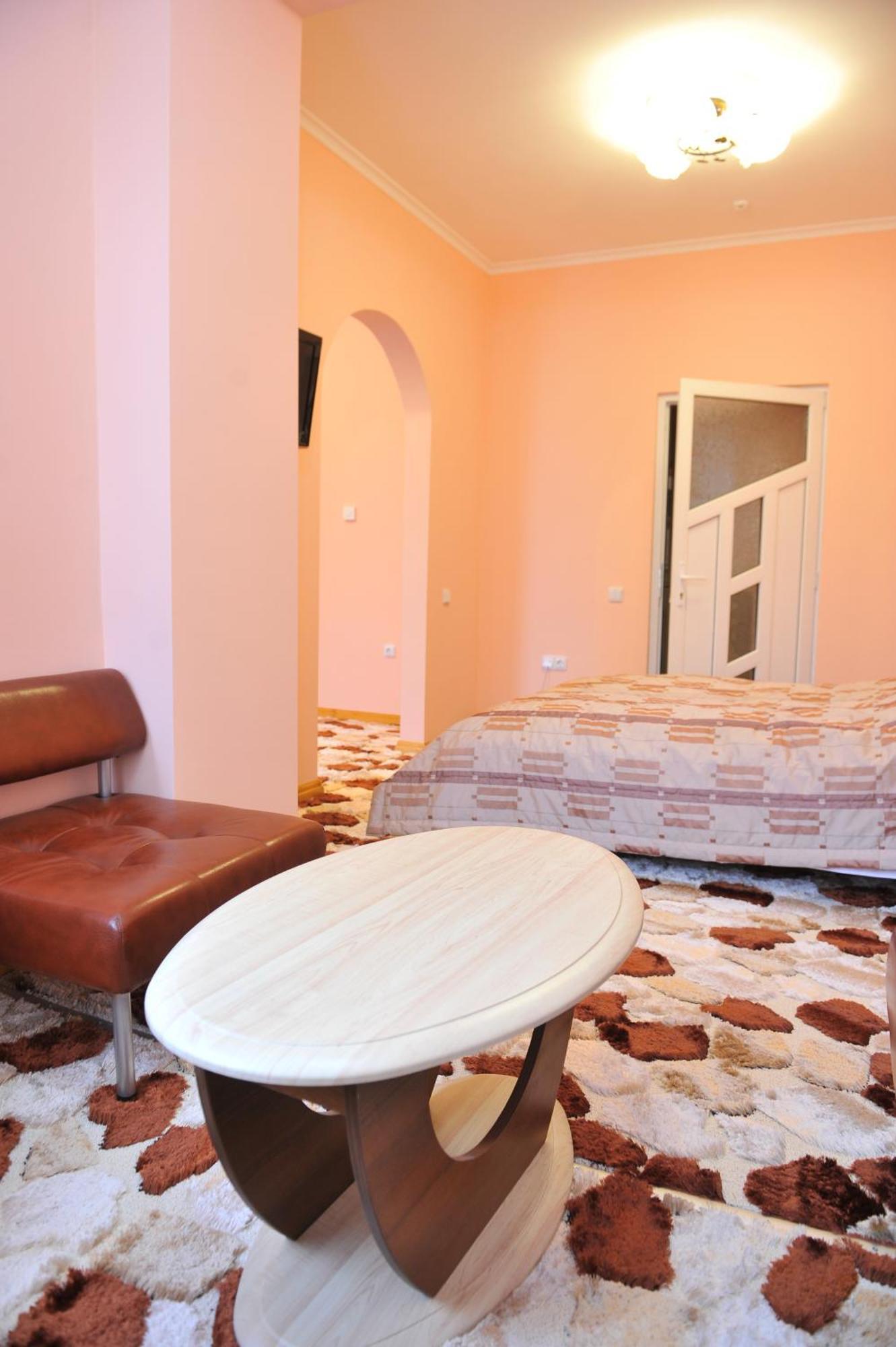 Andinna Hotel Černivci Esterno foto