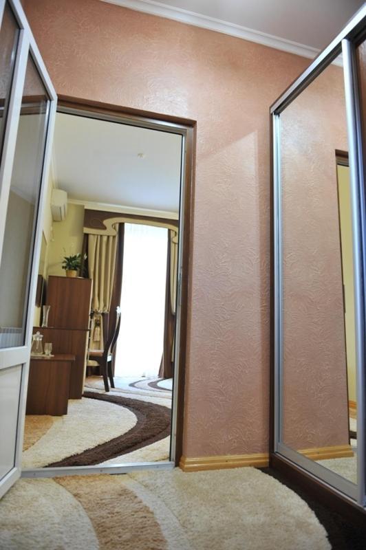 Andinna Hotel Černivci Esterno foto