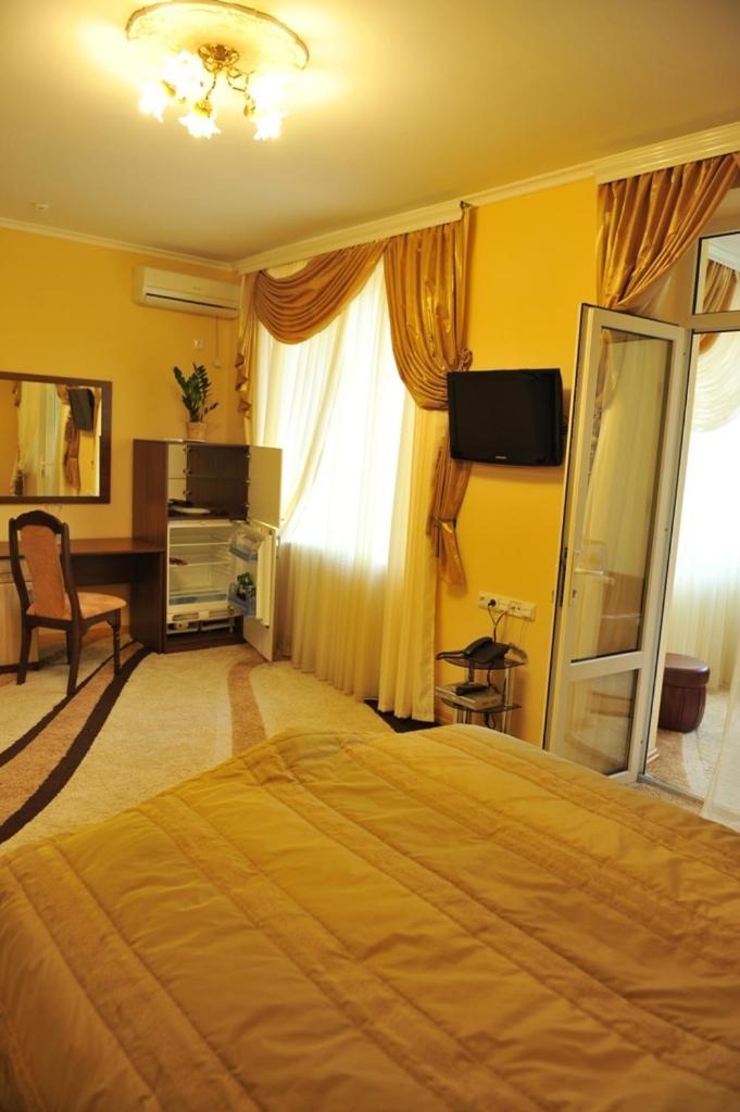 Andinna Hotel Černivci Esterno foto