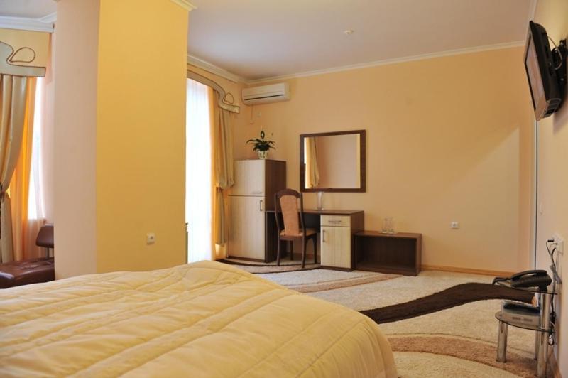 Andinna Hotel Černivci Esterno foto
