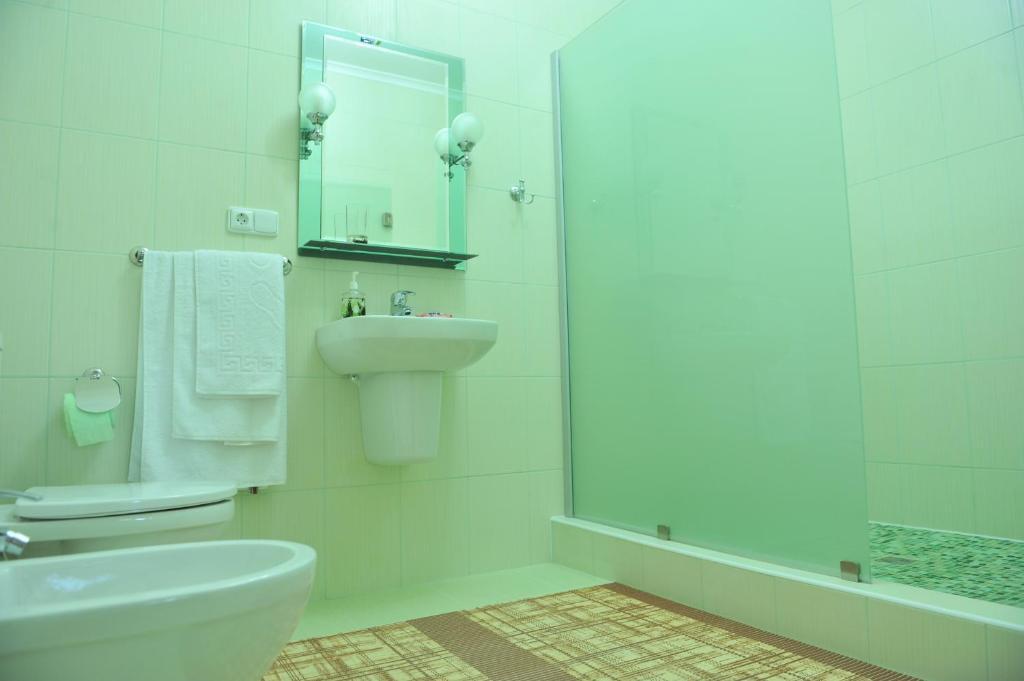 Andinna Hotel Černivci Esterno foto