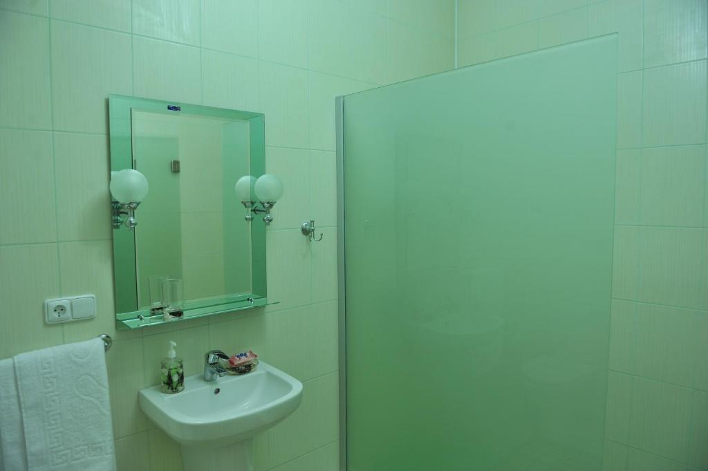 Andinna Hotel Černivci Esterno foto